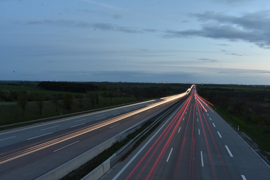 Google Maps berechnet Autobahn-Geschwindigkeiten