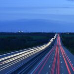 Geschwindigkeit auf dem Landweg zur Verkehrsicherheit reduzieren